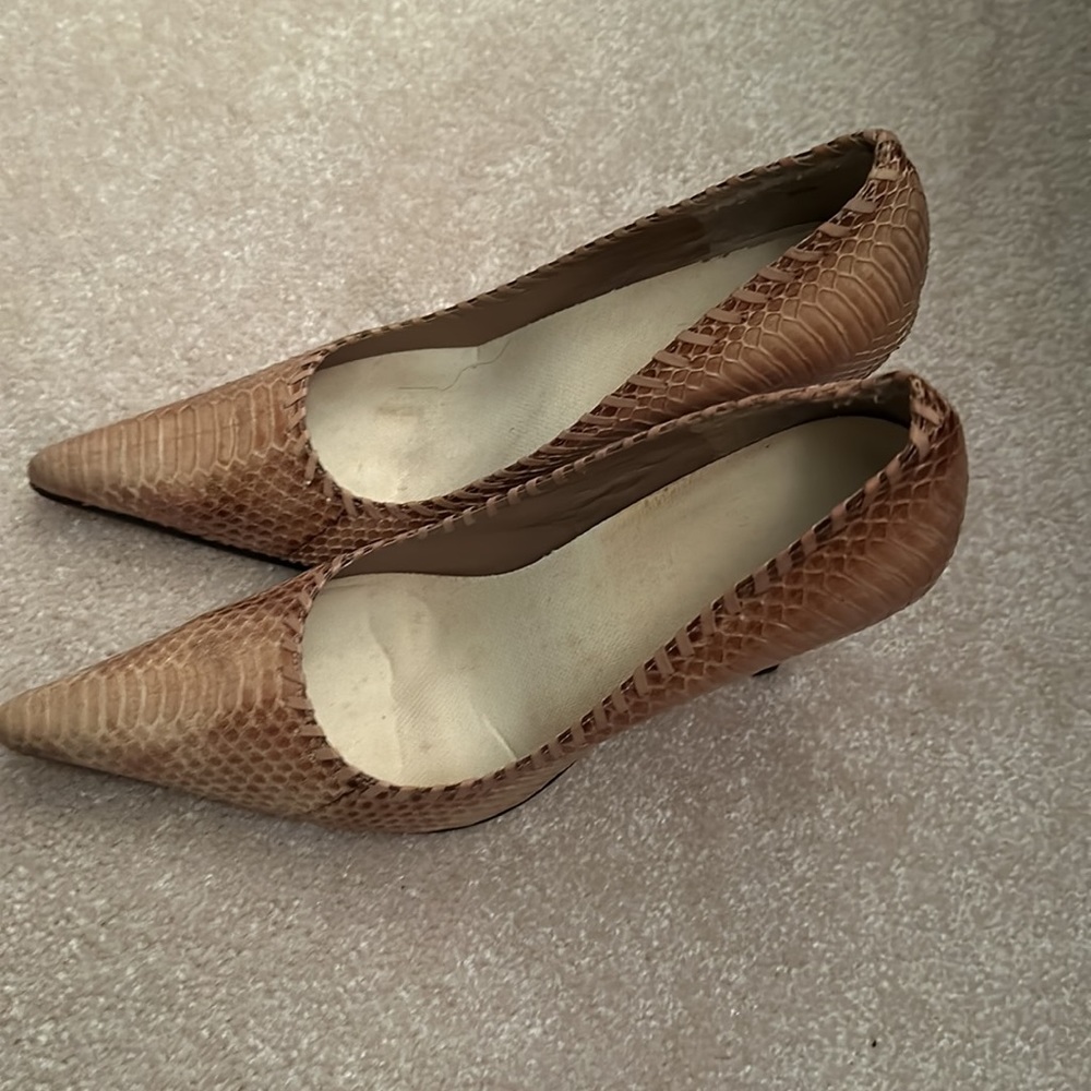 Heels - Picture 2 of 3